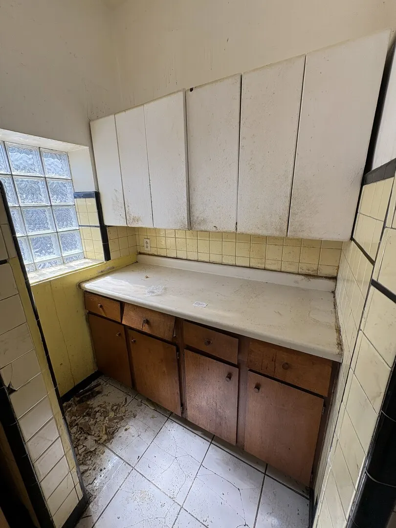 391 E Kensington Avenue IL