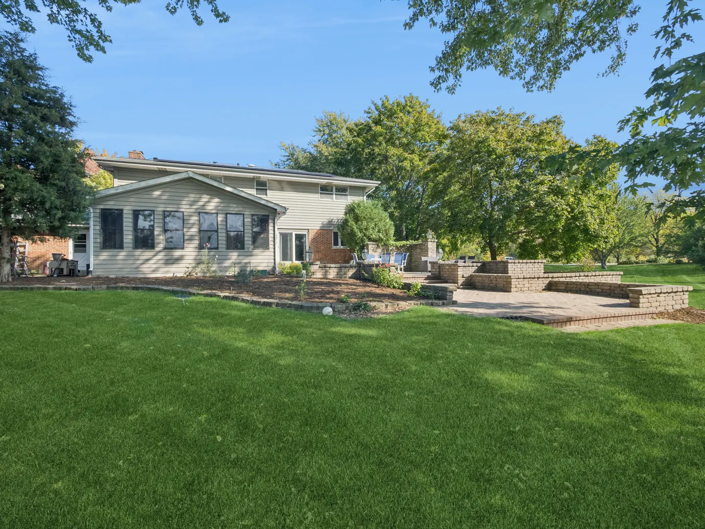152 S Ela Road IL
