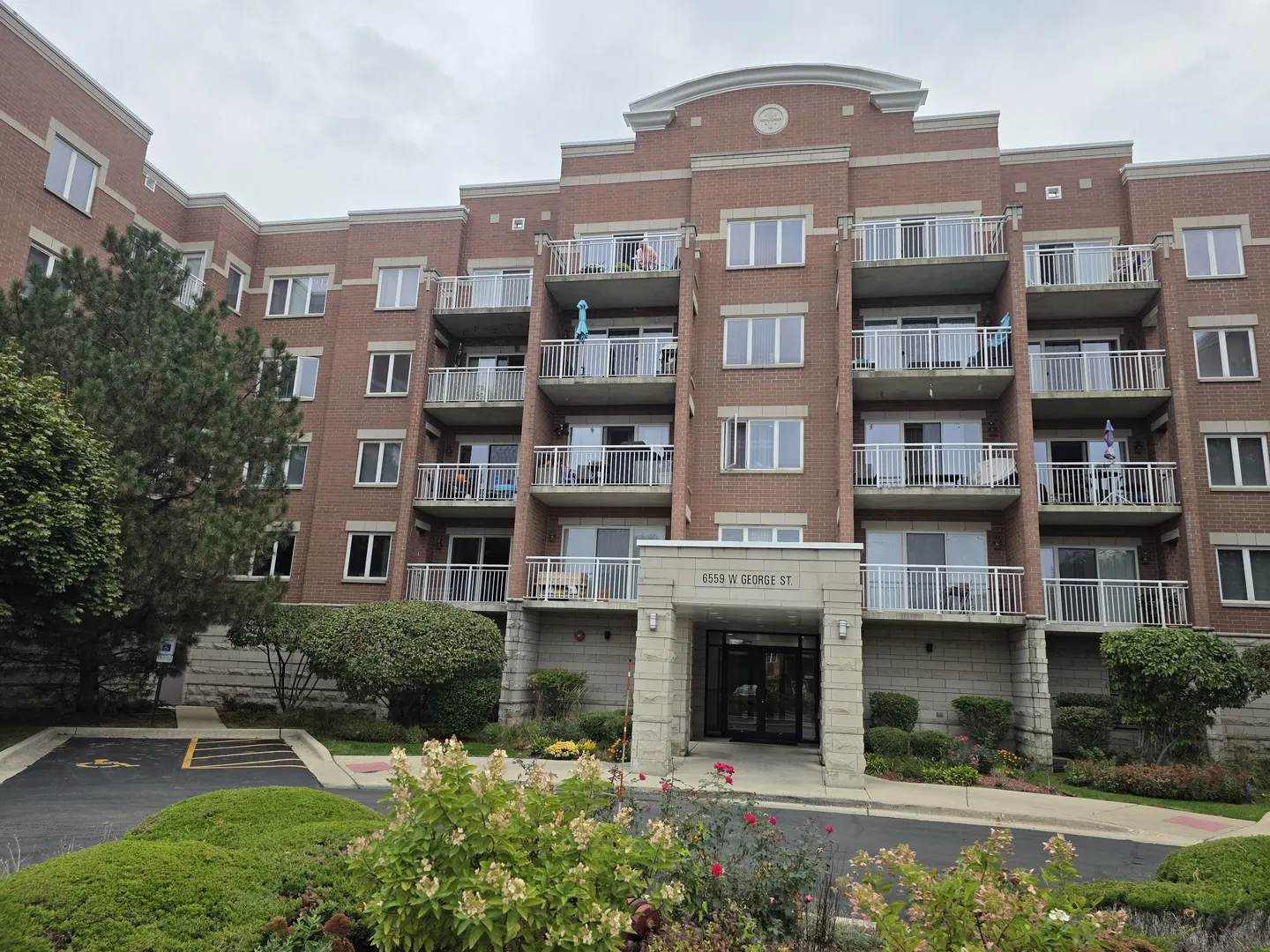 6559 W George Street 202 IL