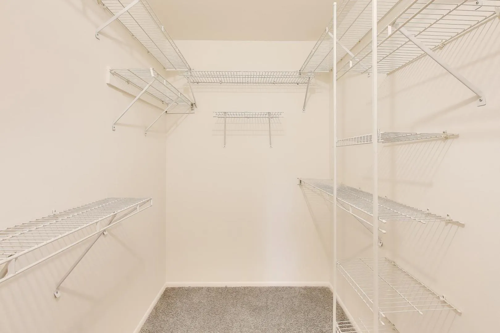 321 Woodbury Court D2 IL