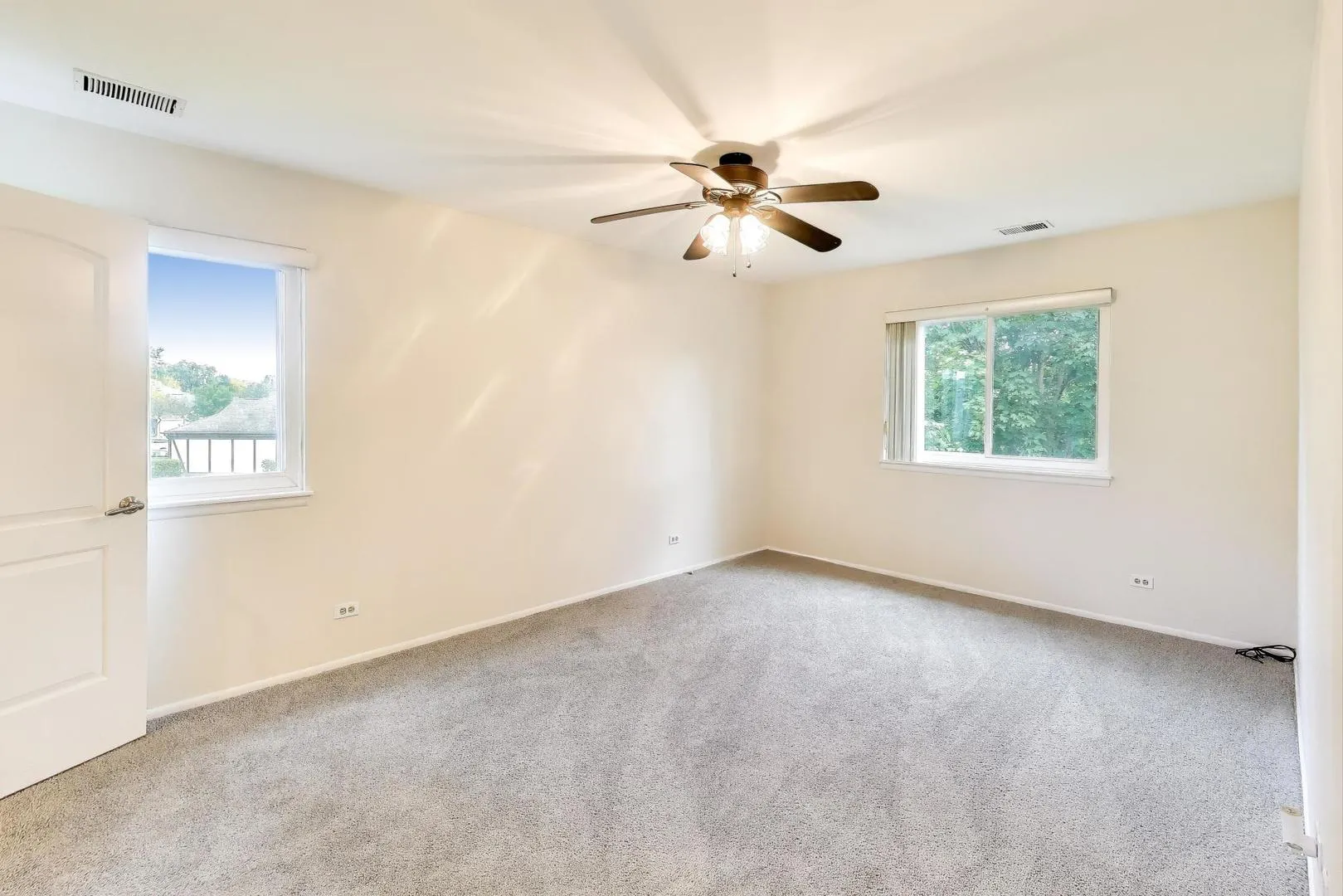 321 Woodbury Court D2 IL