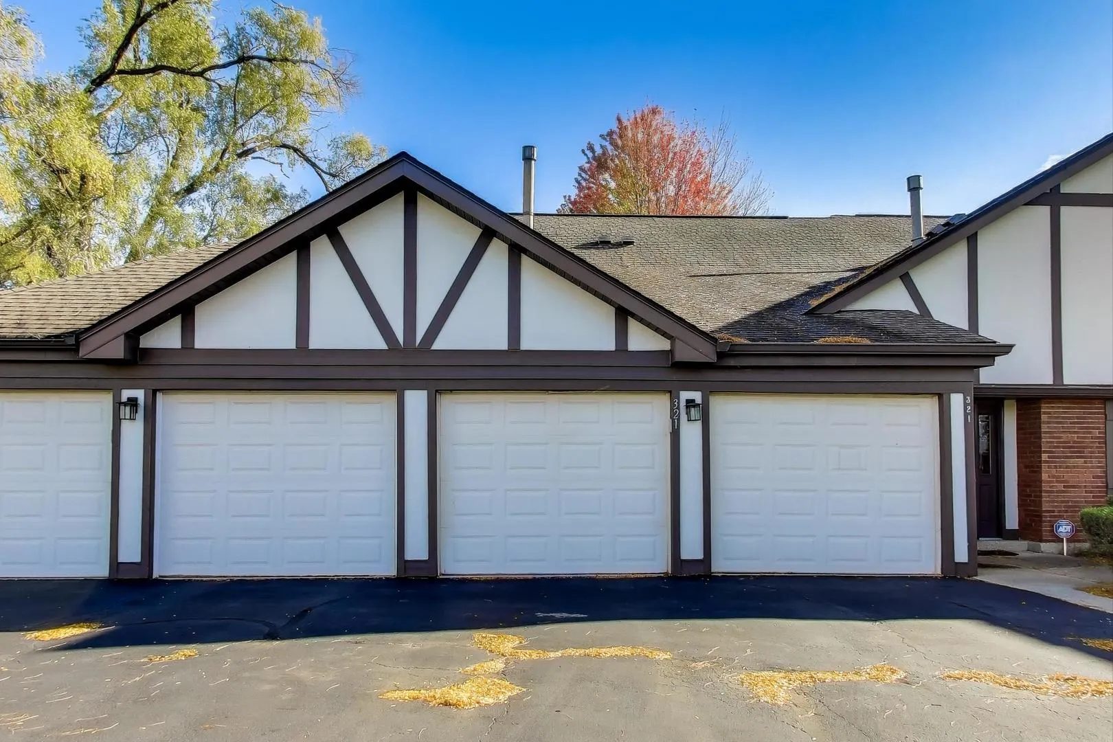 321 Woodbury Court D2 IL