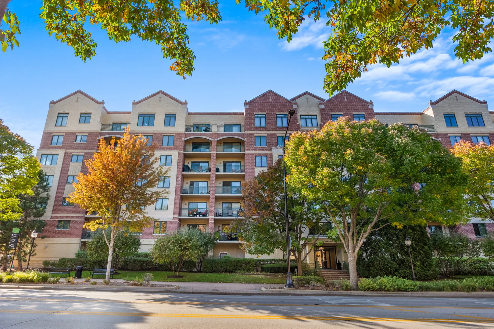 20 S MAIN Street 301 IL