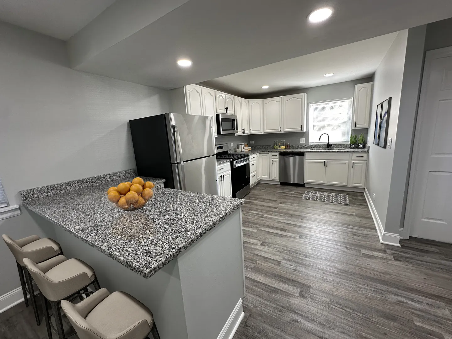 343 E North Avenue IL