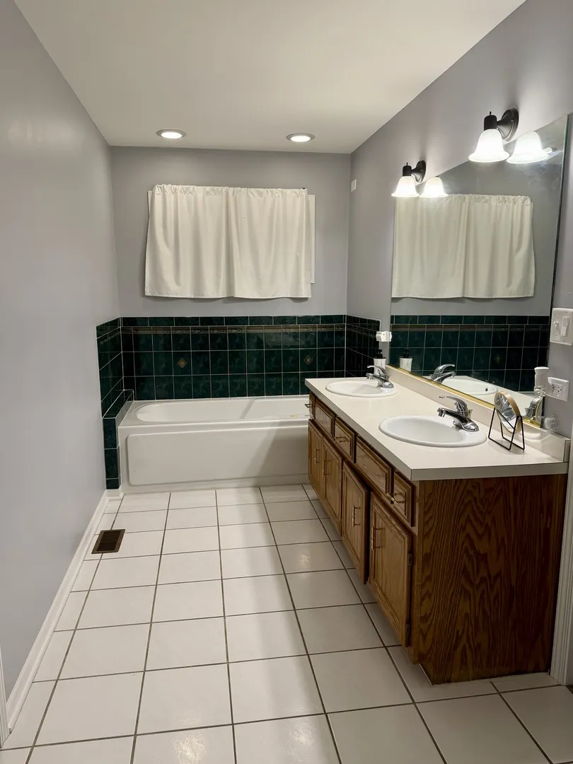 25640 Mohawk Lane IL