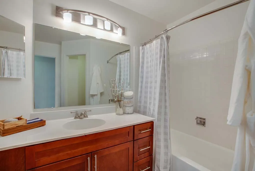 108 MacArthur Drive 4822 IL