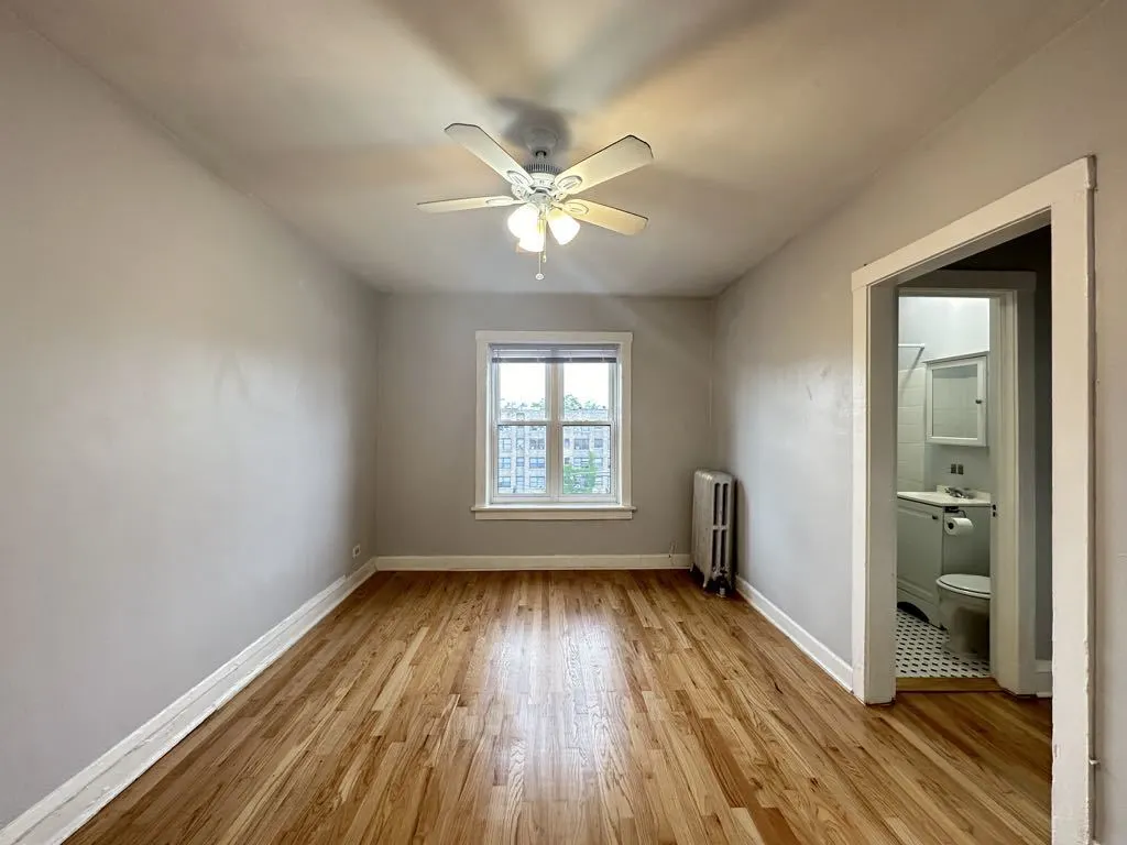 4606 N Beacon Street 4B IL