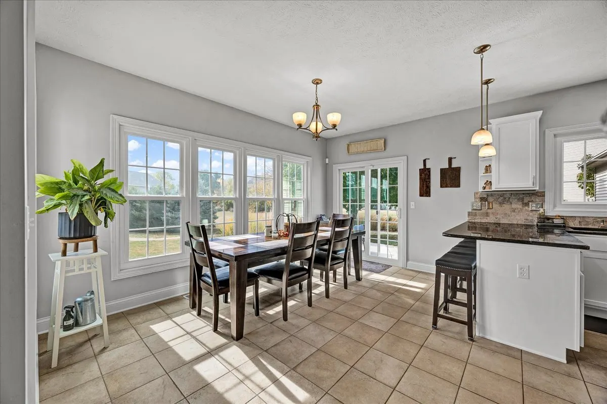 1001 Mugho Court IL