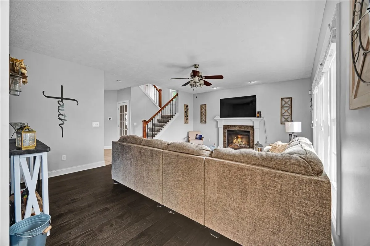 1001 Mugho Court IL