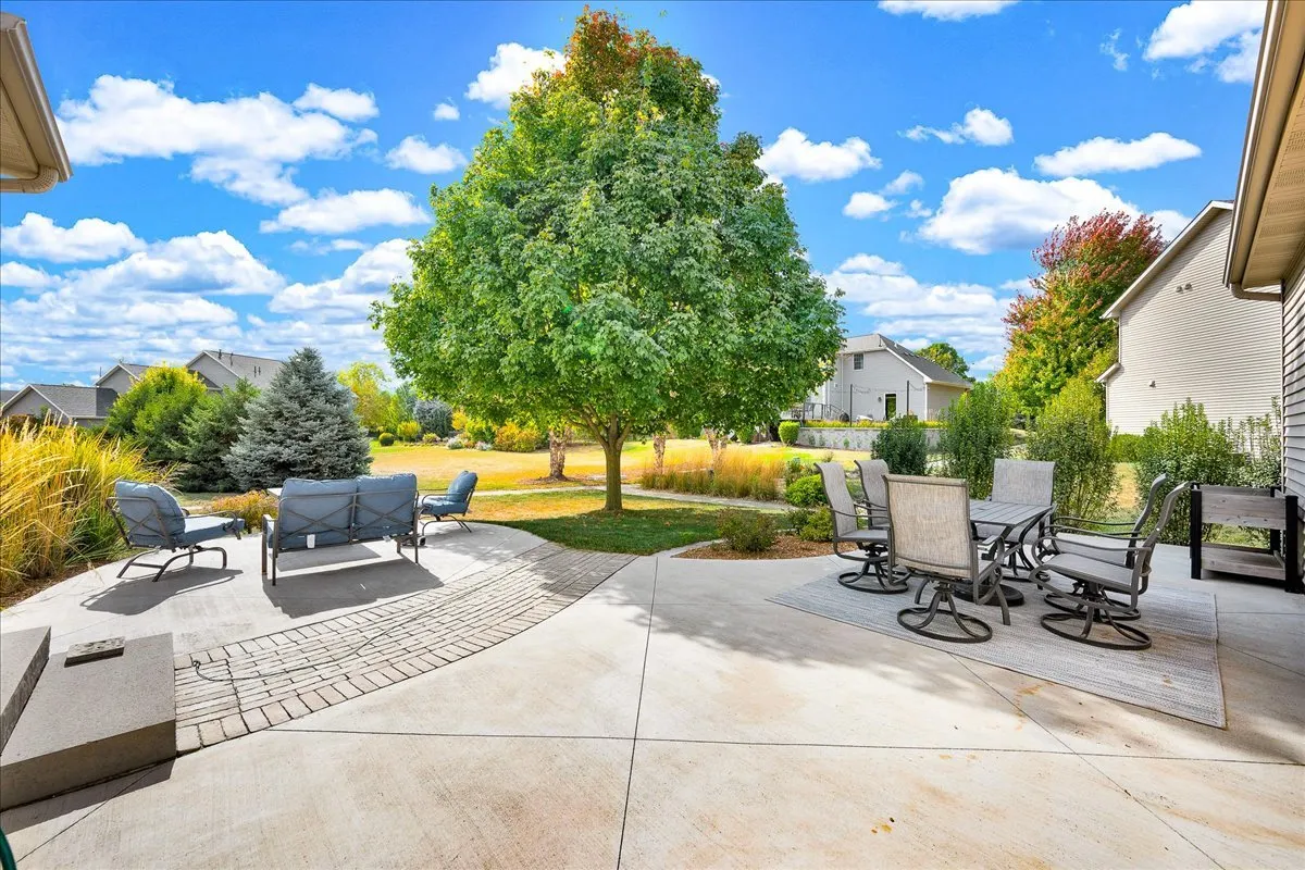 1001 Mugho Court IL