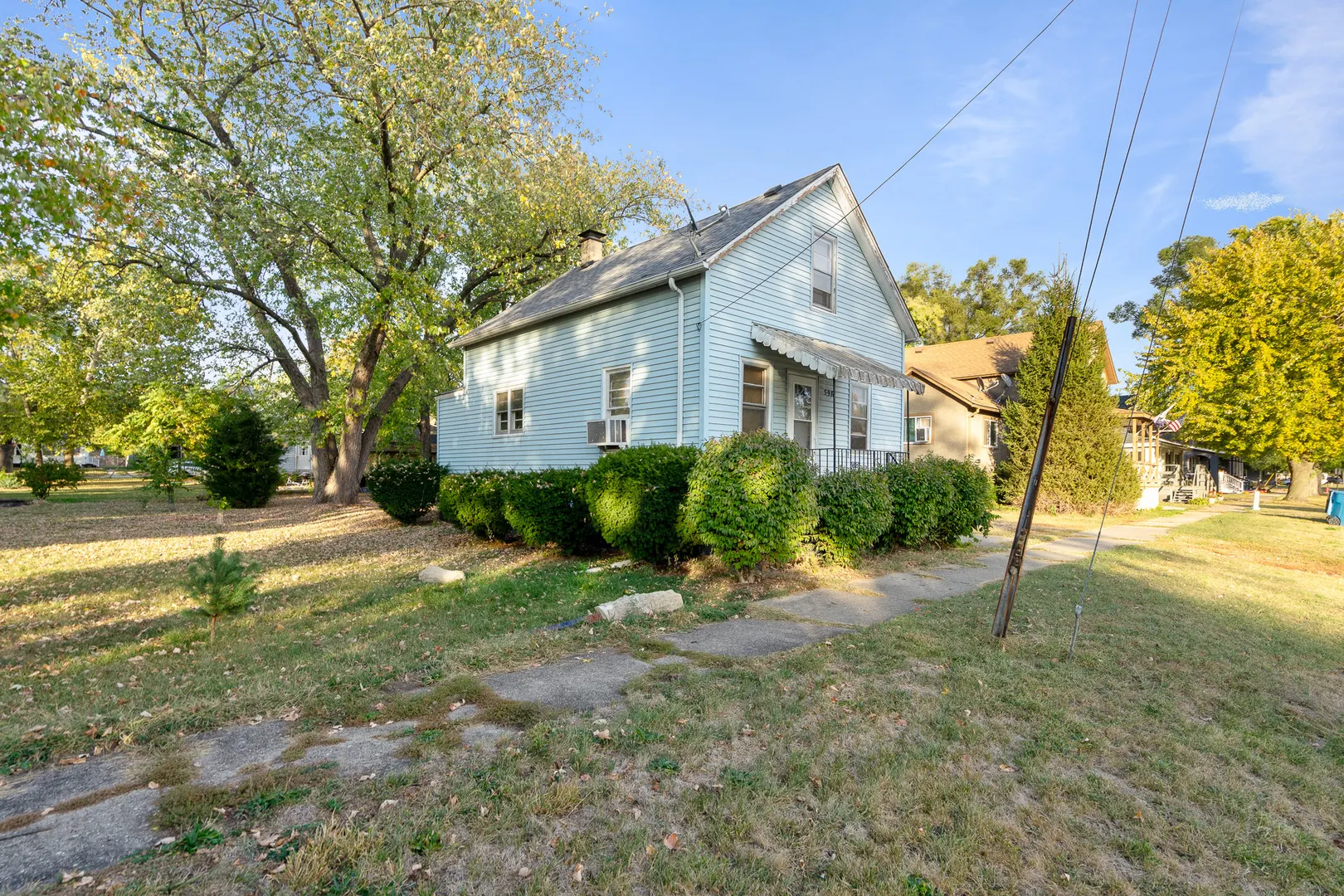 598 Illinois Street IL