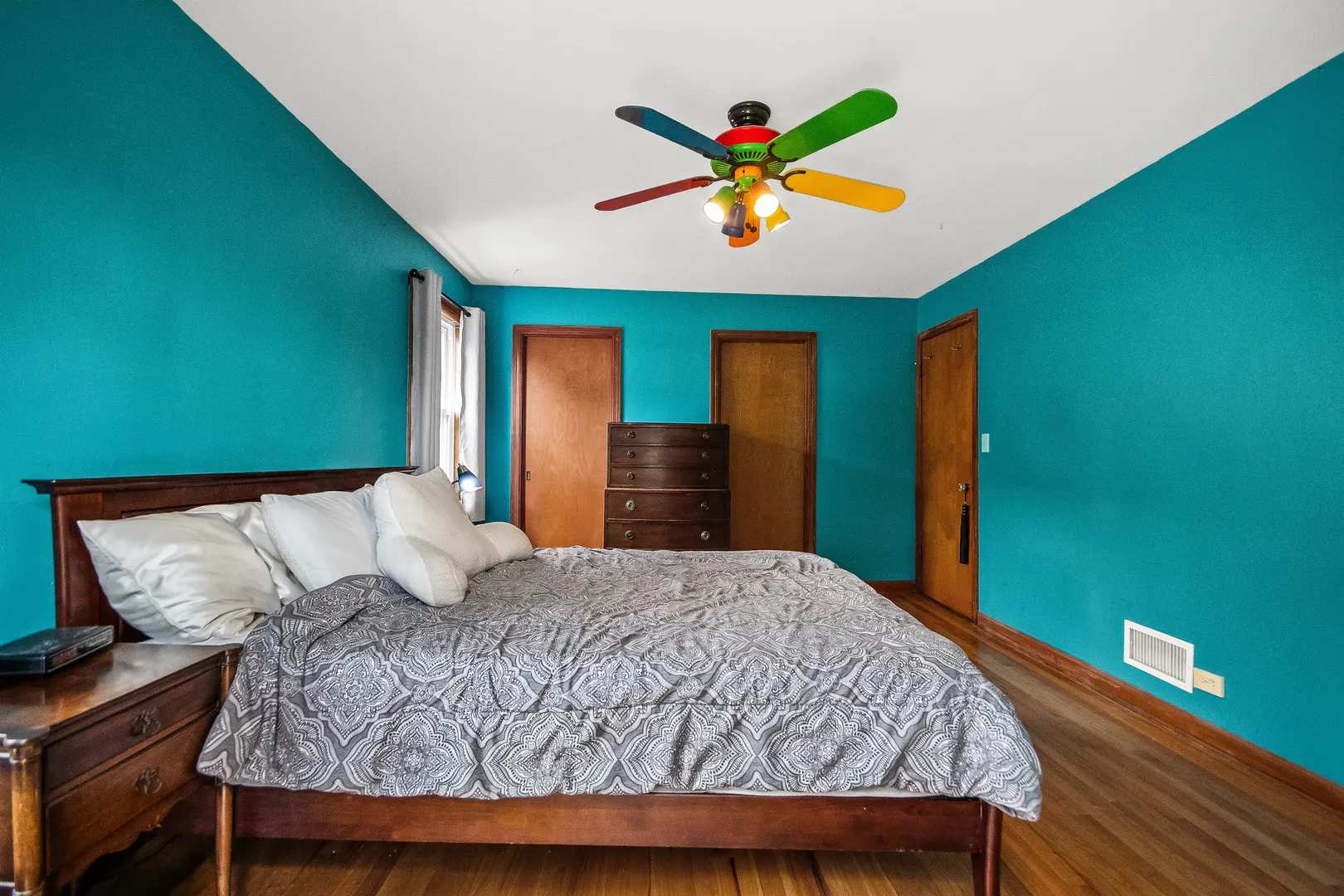 5706 N Mozart Street IL