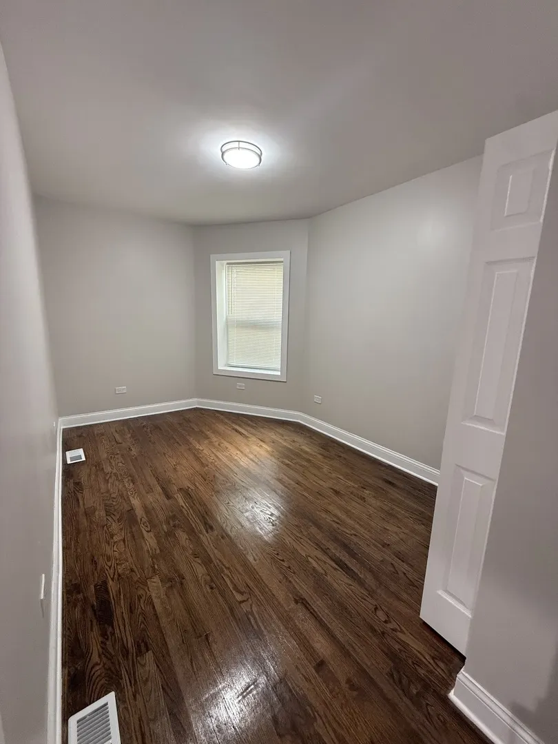 1048 W Marquette Road IL