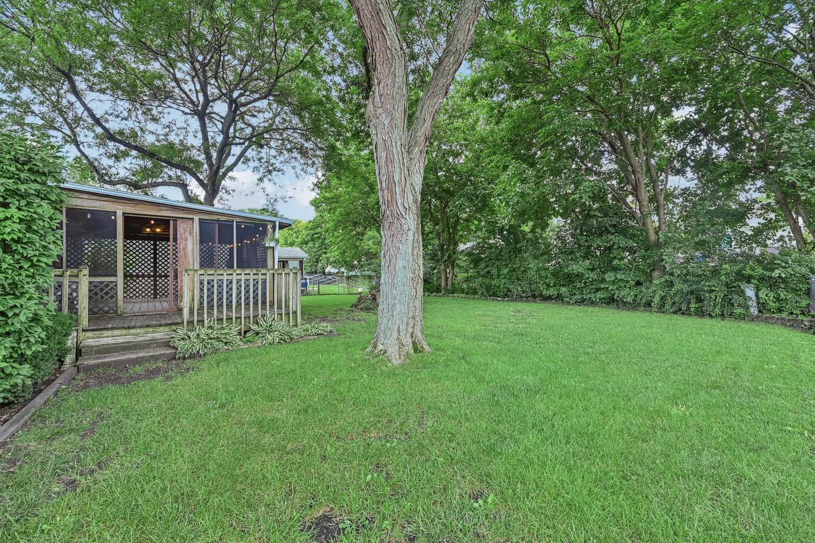 698 Hiawatha Drive IL