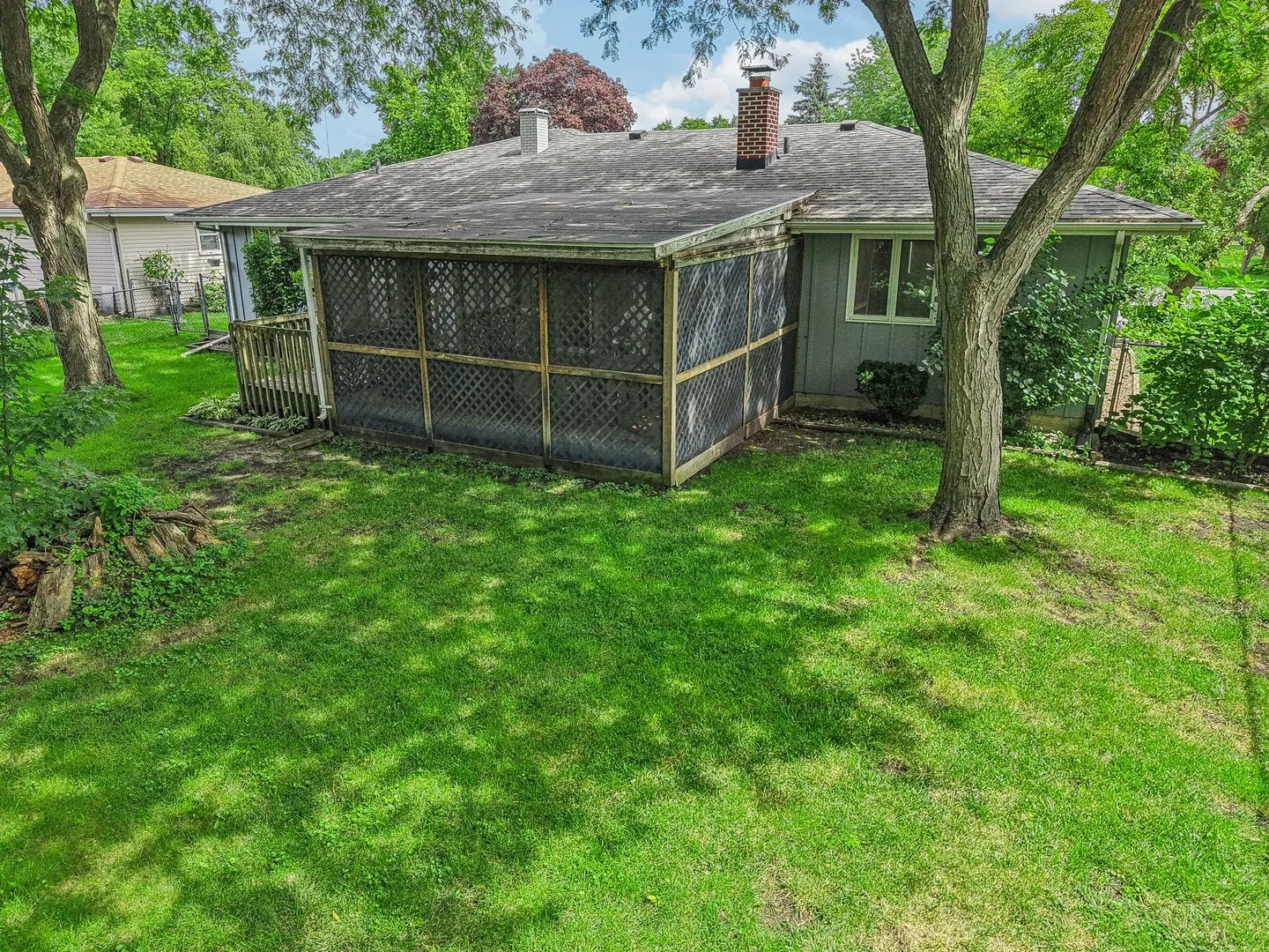 698 Hiawatha Drive IL