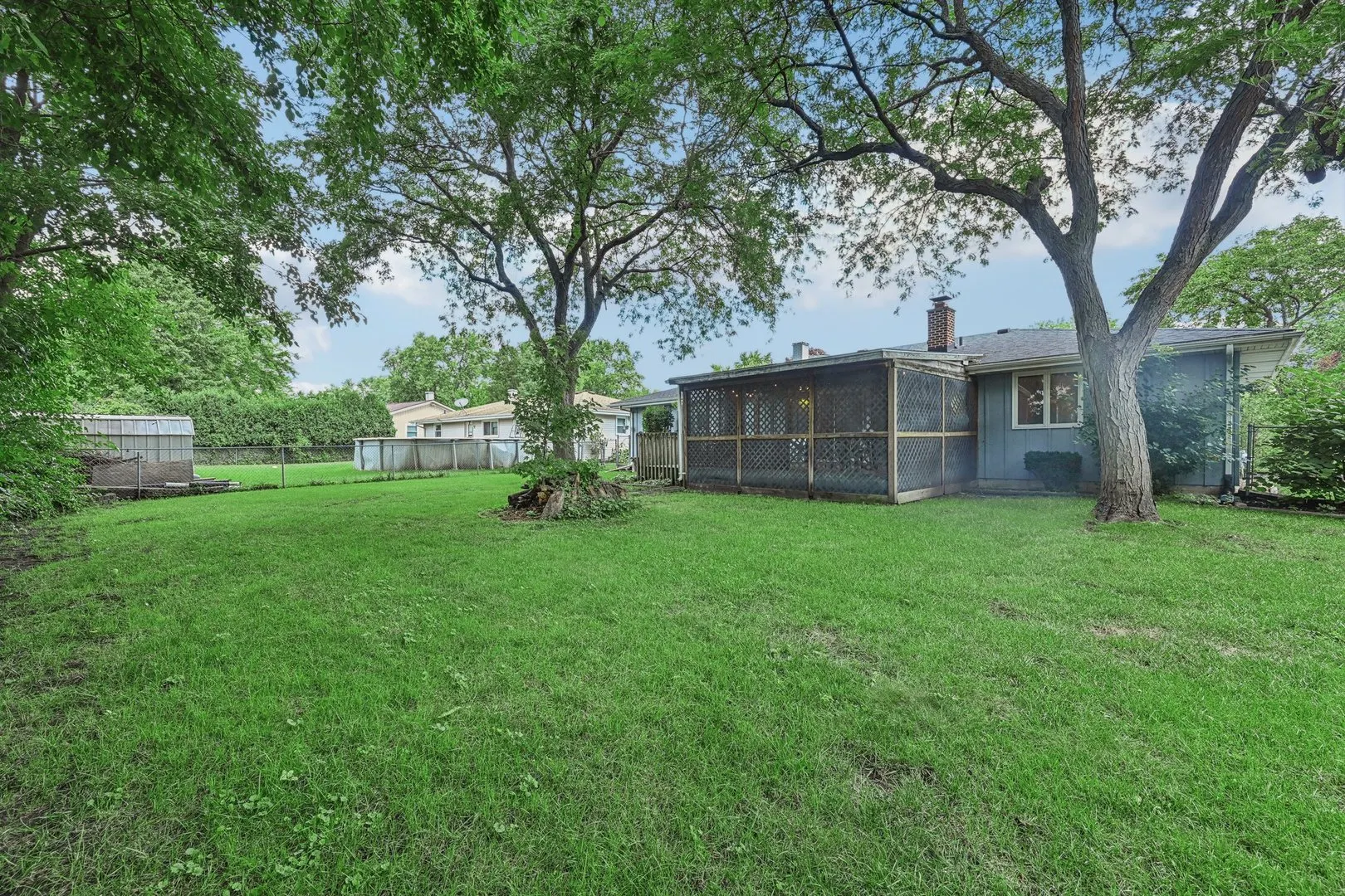 698 Hiawatha Drive IL