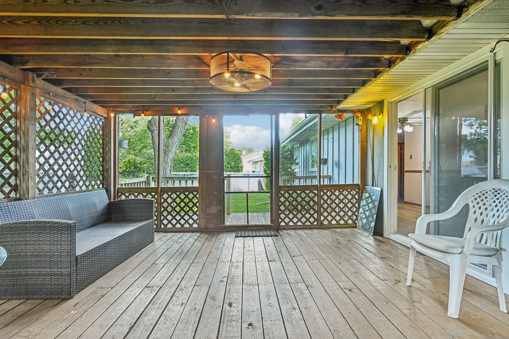 698 Hiawatha Drive IL