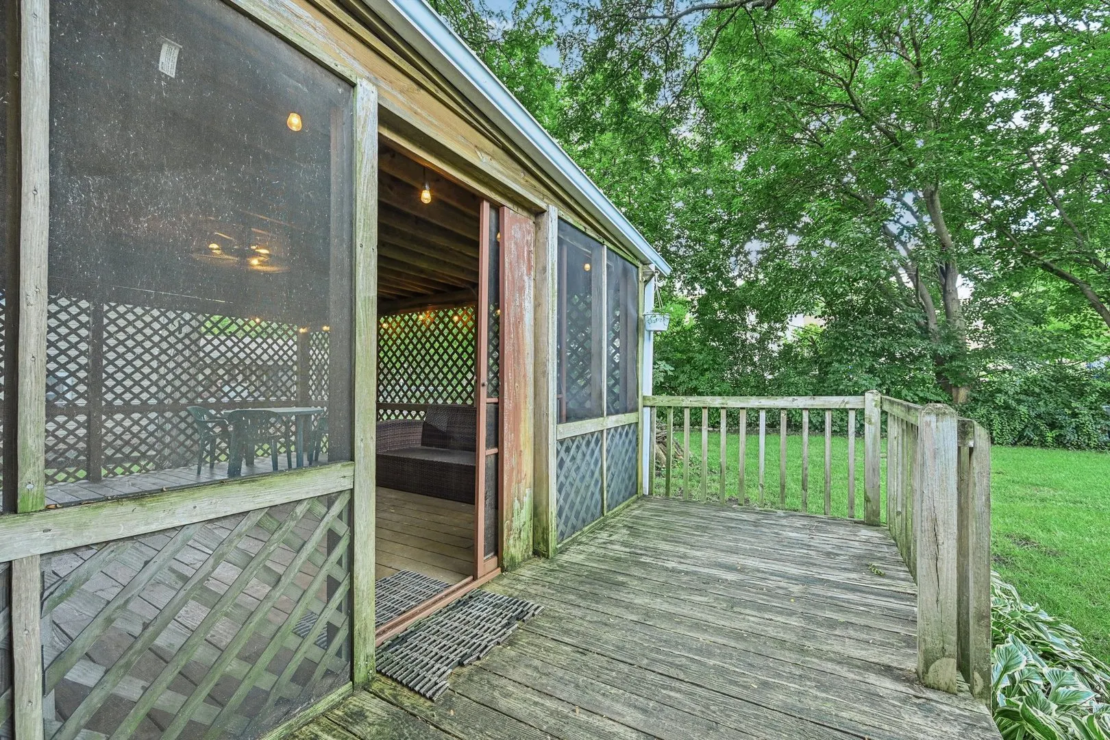698 Hiawatha Drive IL