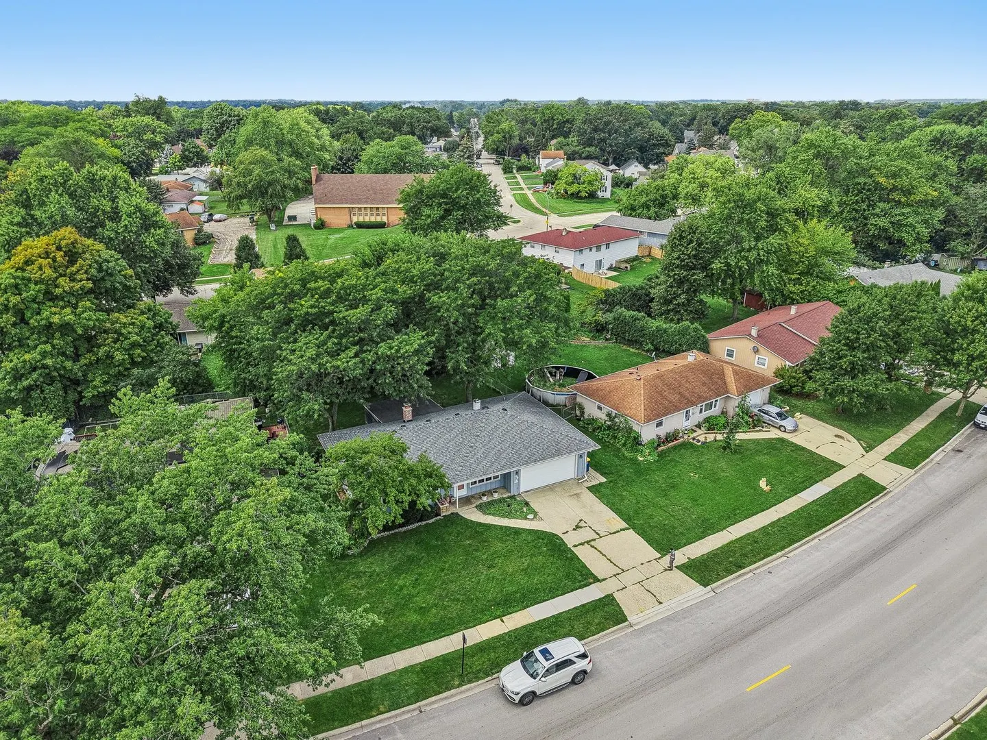 698 Hiawatha Drive IL