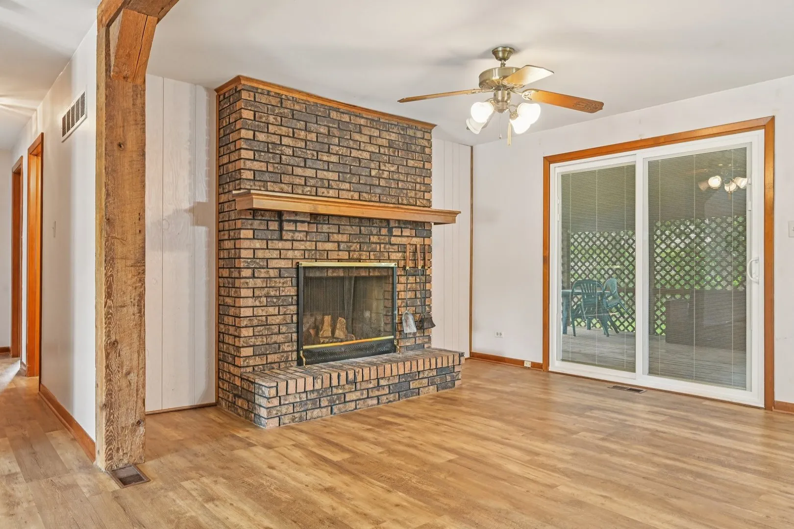 698 Hiawatha Drive IL