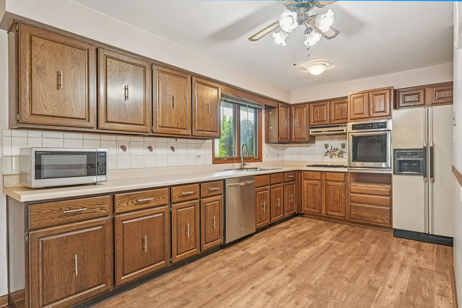 698 Hiawatha Drive IL