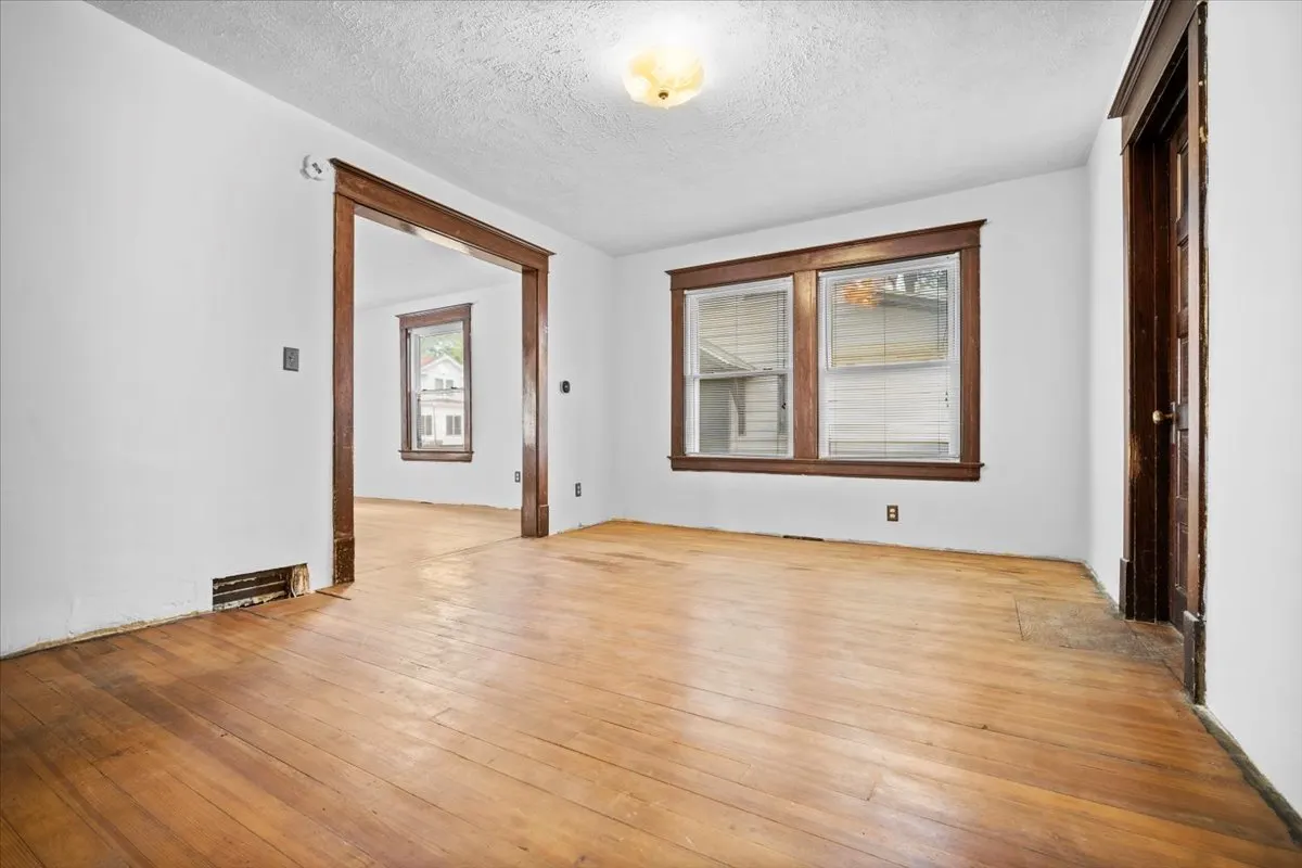 710 W Jefferson Street IL