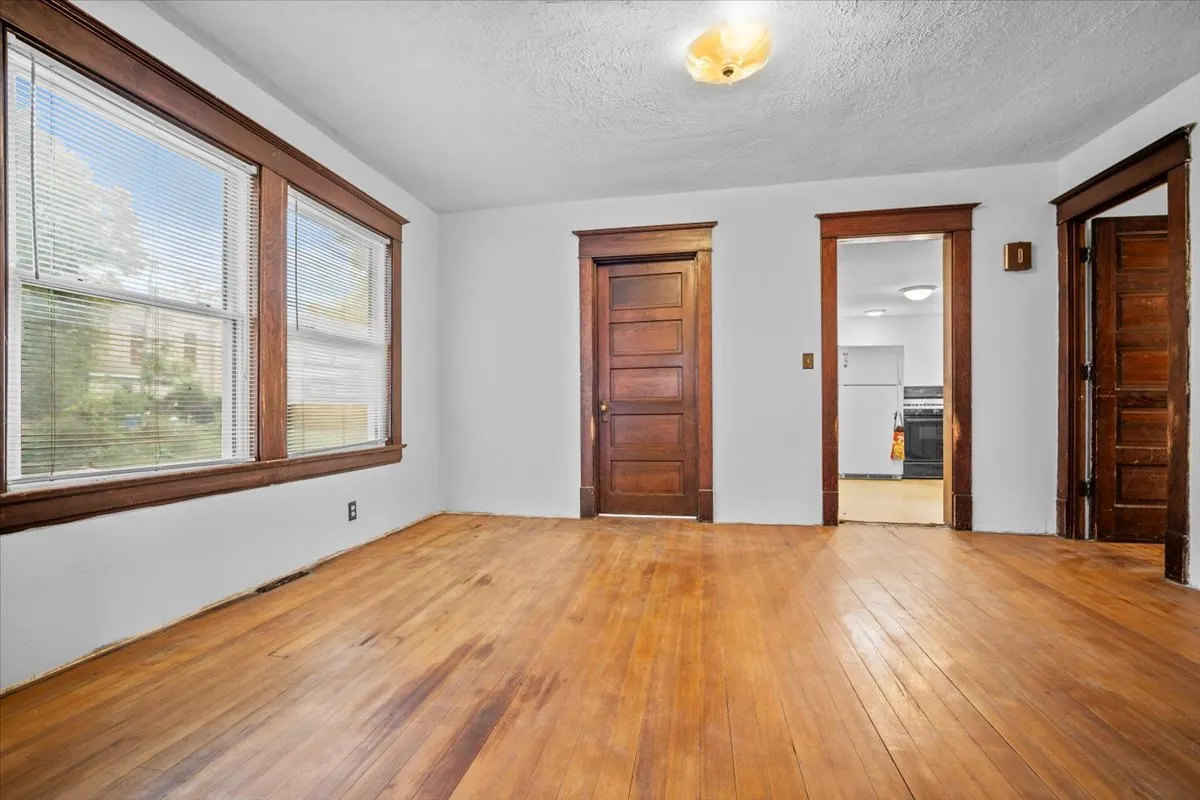 710 W Jefferson Street IL