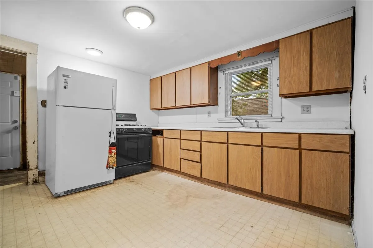 710 W Jefferson Street IL