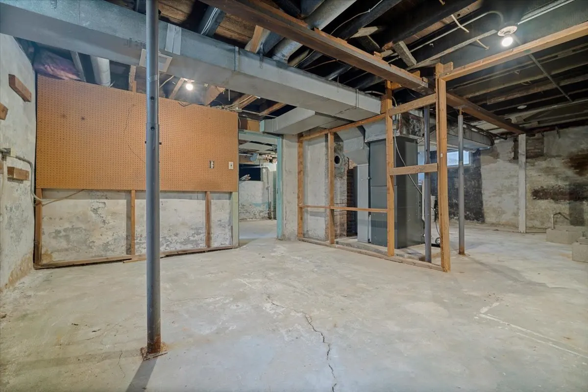 710 W Jefferson Street IL