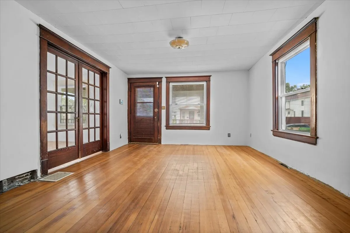 710 W Jefferson Street IL