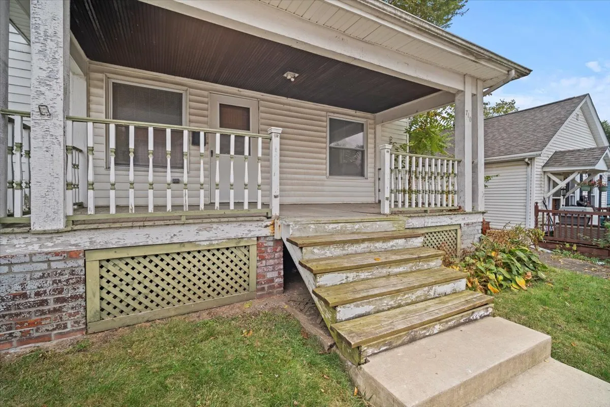 710 W Jefferson Street IL