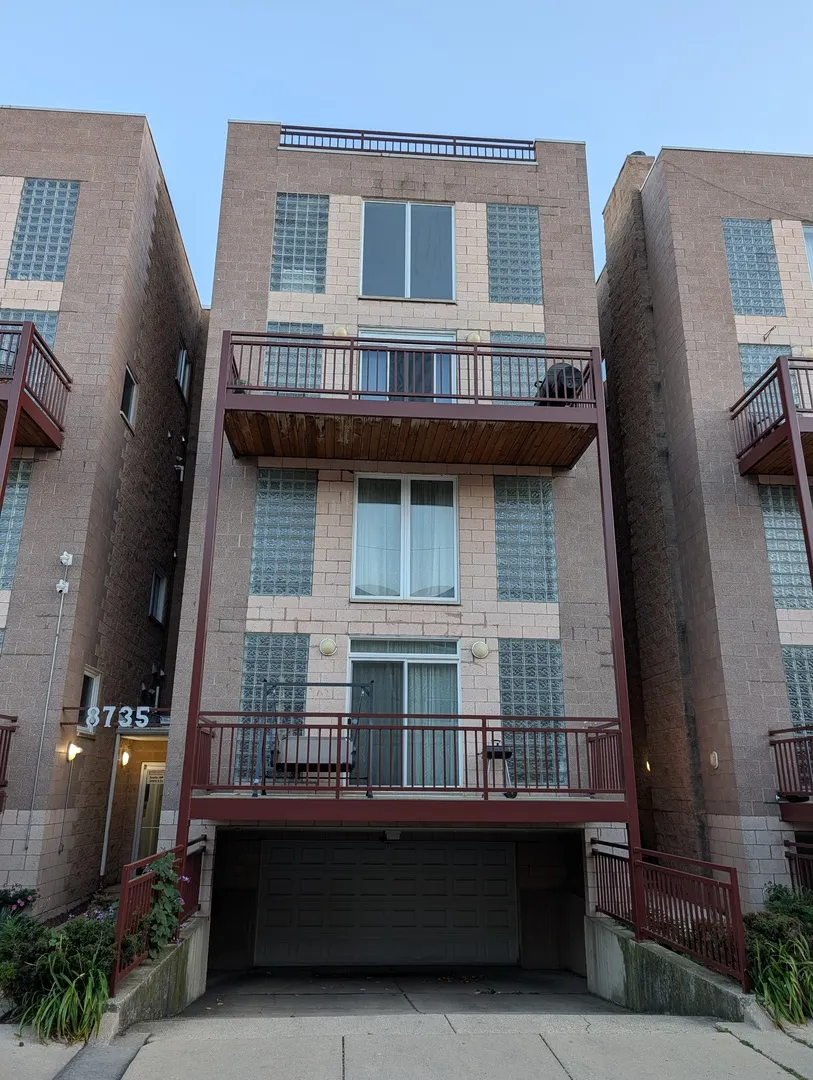 8735 W CATHERINE Avenue 8 IL