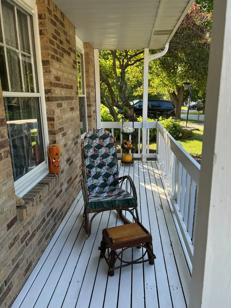 1120 COLGATE Court IL