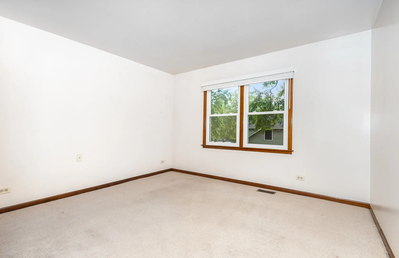 1120 COLGATE Court IL