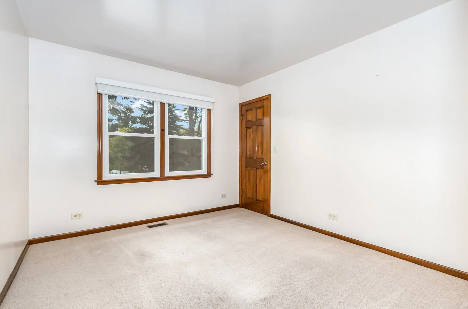 1120 COLGATE Court IL
