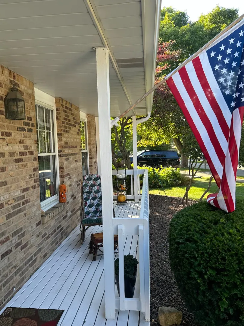1120 COLGATE Court IL