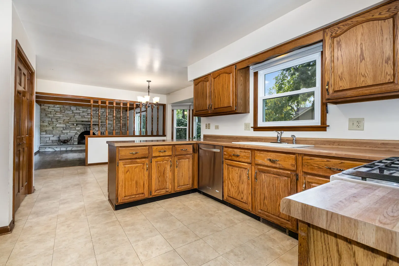 1120 COLGATE Court IL