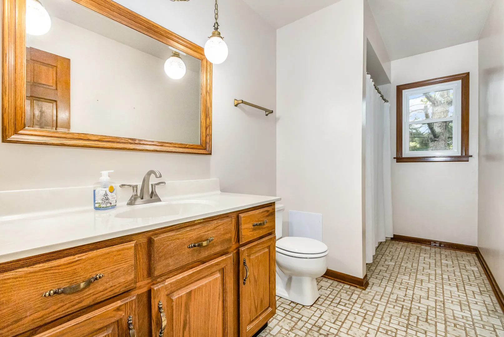 1120 COLGATE Court IL