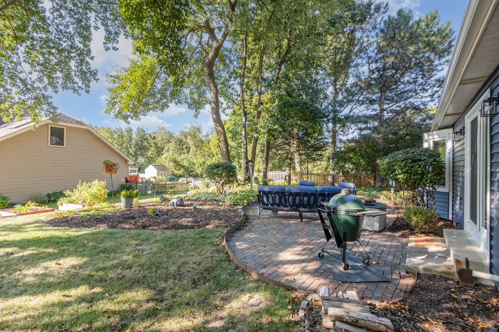 1120 COLGATE Court IL