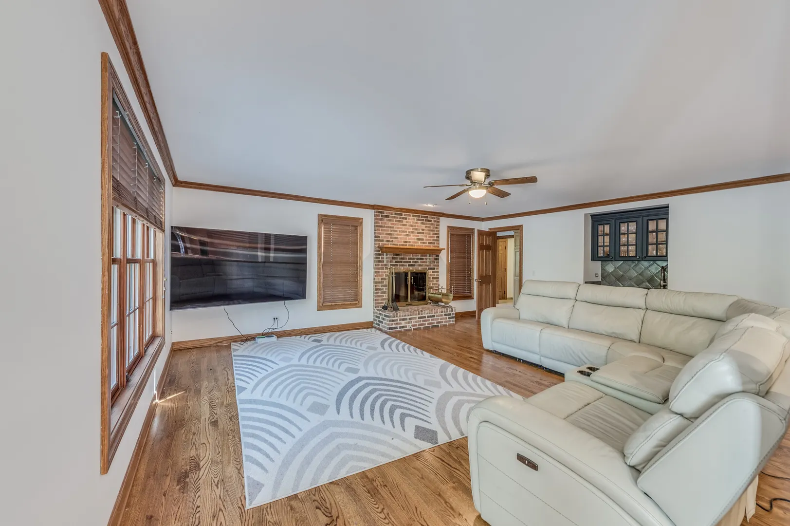 4143 Three Lakes Court IL