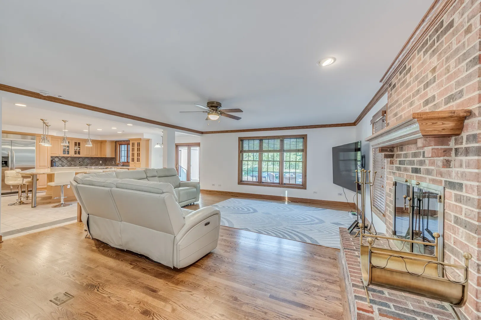 4143 Three Lakes Court IL