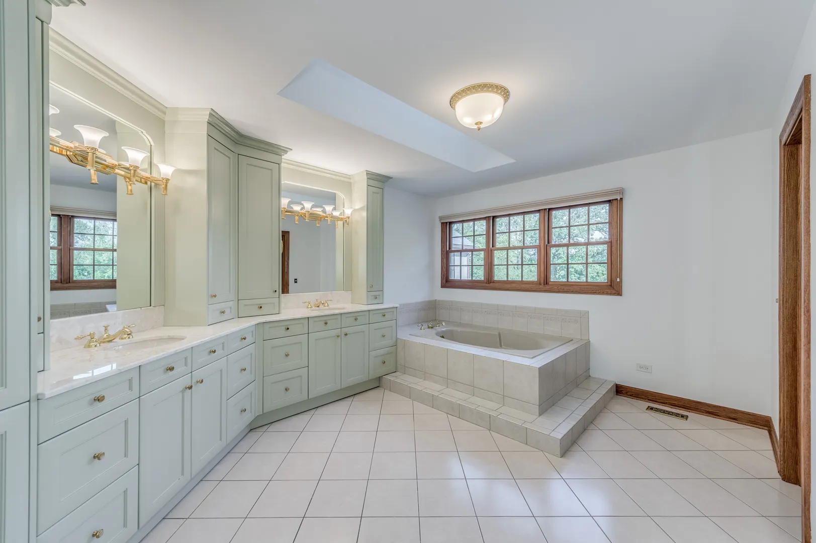 4143 Three Lakes Court IL
