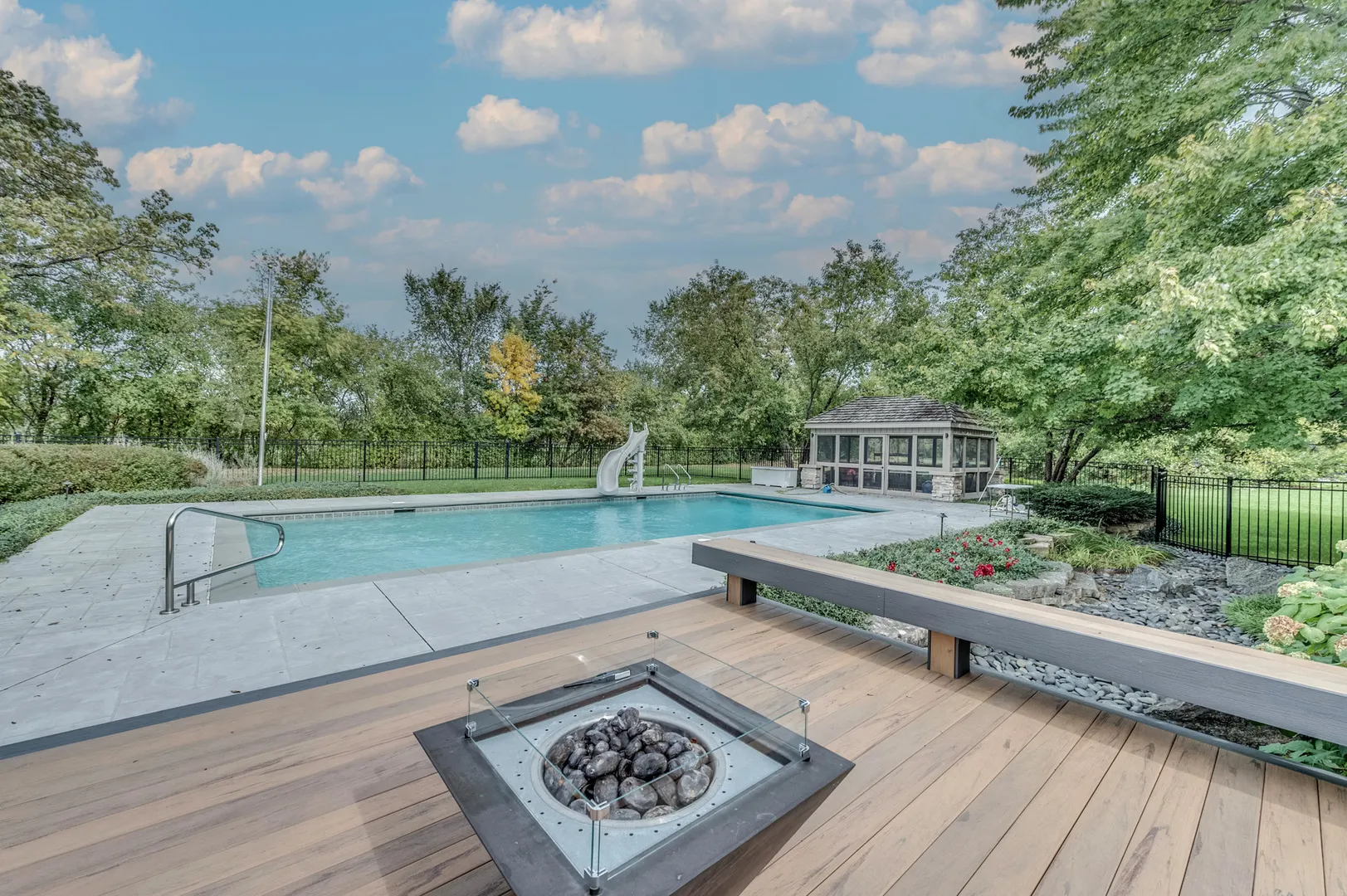 4143 Three Lakes Court IL