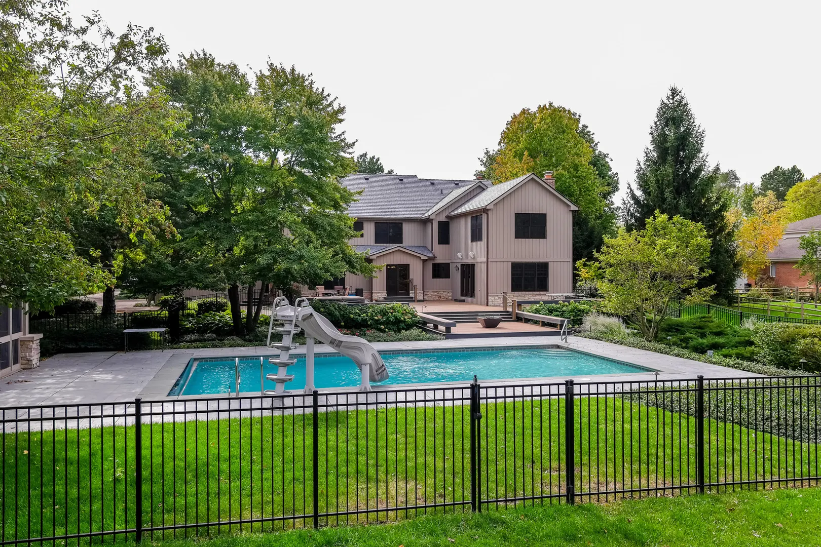 4143 Three Lakes Court IL