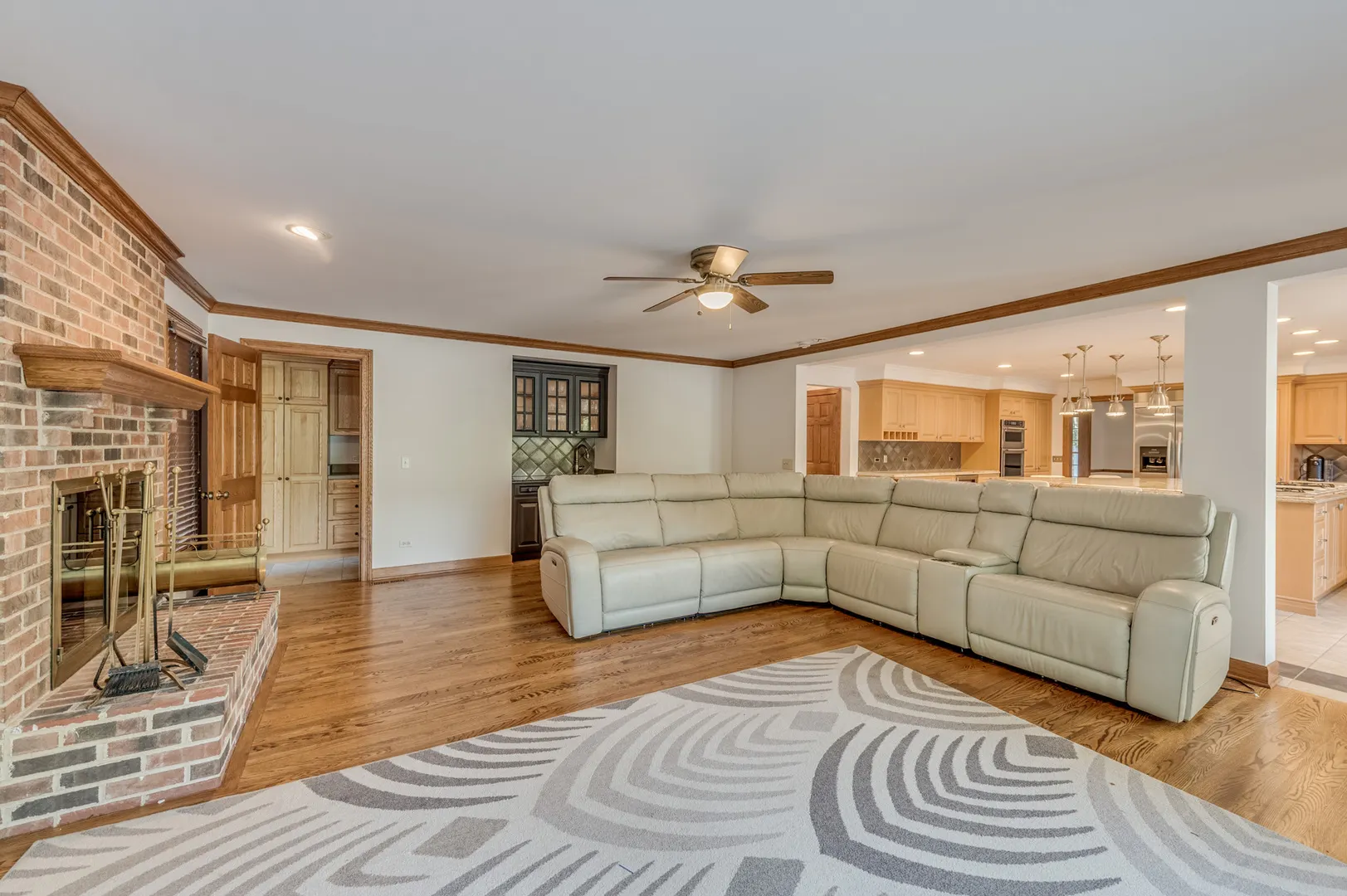 4143 Three Lakes Court IL