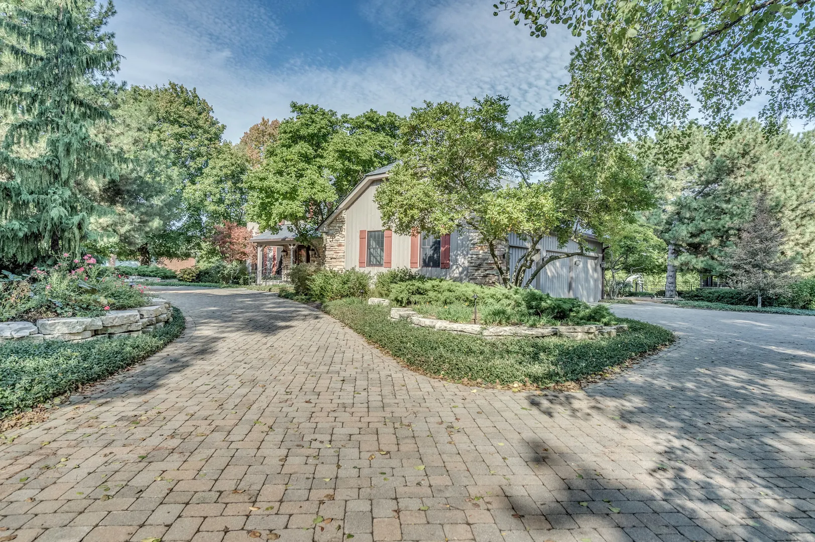 4143 Three Lakes Court IL