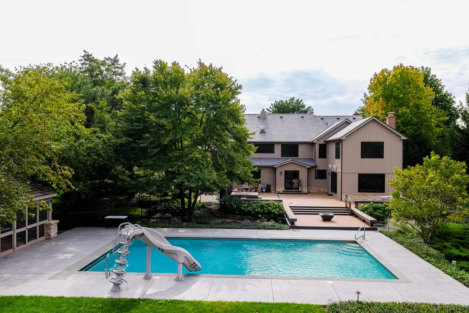 4143 Three Lakes Court IL