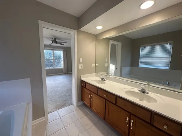 2047 James Leigh Drive IL