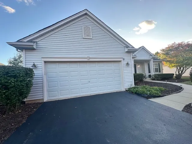 2047 James Leigh Drive IL