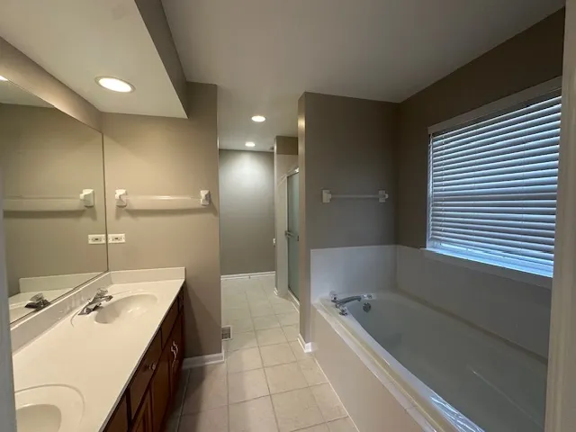 2047 James Leigh Drive IL